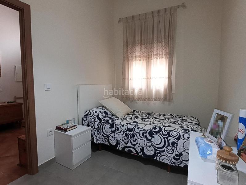 Foto 90c221de-02f7-45b2-bf01-7ce7905ebde8. Casa adossada a Cheste