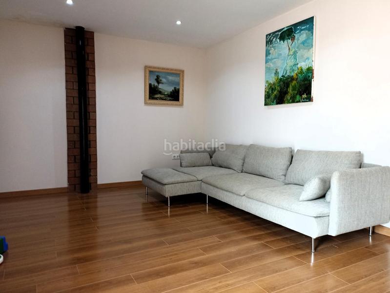 Foto a4a10032-460c-4de2-956b-dd9ff7eb46ec. Casa adossada a Cheste