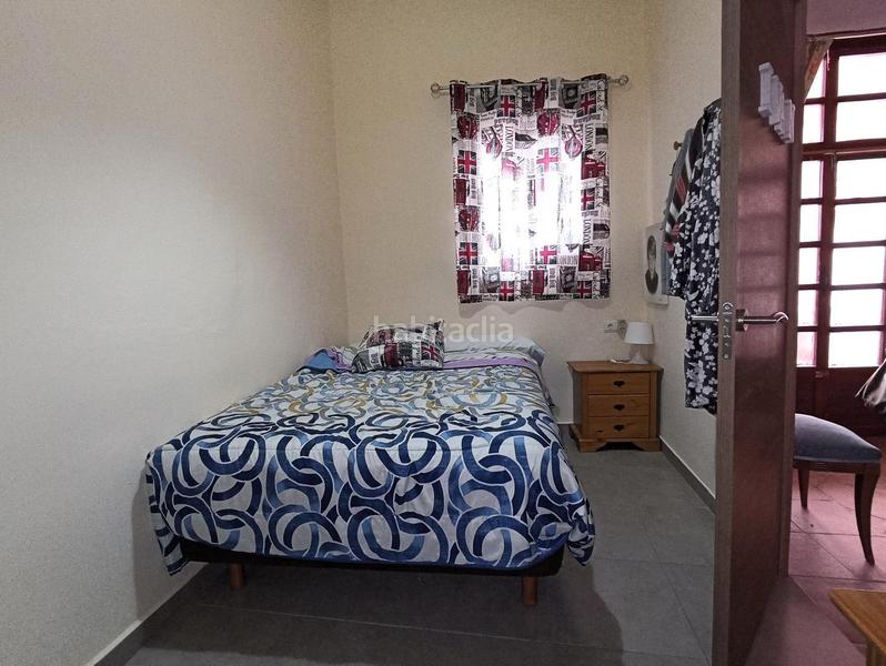 Foto b7e0cf5d-fb6d-42cb-92be-1b2e5c17ea61. Casa adossada a Cheste