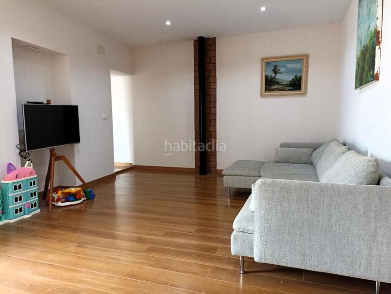 Foto c3ab8de8-05c1-4b37-b25e-5ae07c72b683. Casa adossada a Cheste