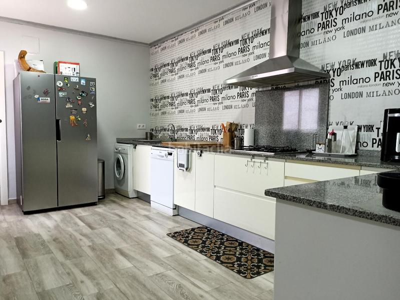 Foto e8860e64-10a2-4817-bb84-9ab1774655ba. Casa adossada a Cheste