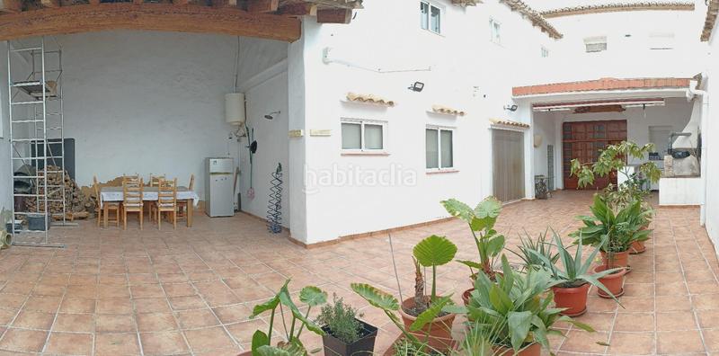 Foto f406df0d-ba38-449c-9c3a-c24b4991f006. Casa adossada a Cheste