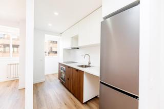 Pis  Calle de ezequiel solana. Oportunidad única en madrid! piso de 85 m exterior, luminoso y a