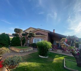 Chalet in Eurovillas. Chalet independiente eurovillas