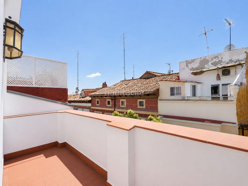 Foto f2833239-0233-479c-b75a-70f84a0ce91f. Àtic amb calefacció aparcament a Embajadores-Lavapiés Madrid