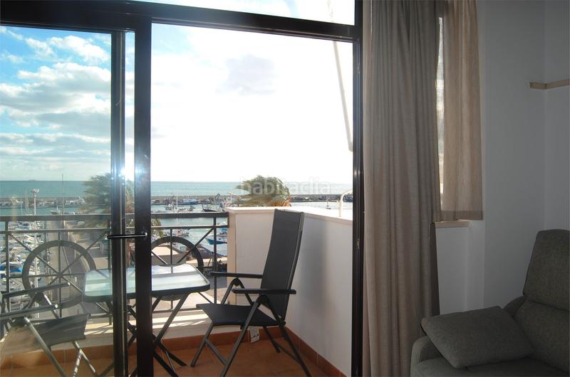 Foto 4bae0634-4752-41c5-b128-02cf48fdb288. Edificio in calle las casillas 12 in Caleta de Velez
