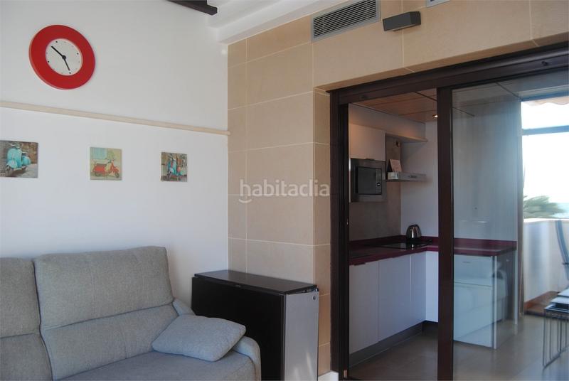 Foto 5f6b7a56-f456-4cc9-85e0-58572a503909. Edificio in calle las casillas 12 in Caleta de Velez