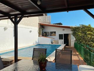 Casa en Calle puerta antequera 5. Oasis con piscina y gran jardn!