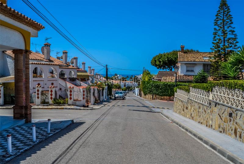 Foto c4880c62-a5e9-40ff-9f41-92b1e8eef5fb. Casa con piscina in Caleta de Velez