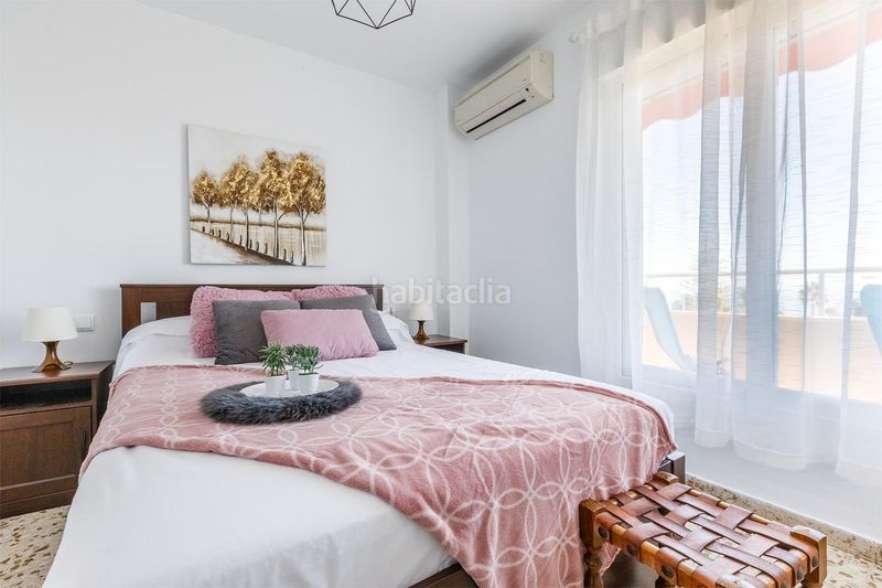 Foto 2834a53a-2c2d-4abb-8bb0-78a58876b879. Pis a calle levante 2 a Centro Torre del Mar