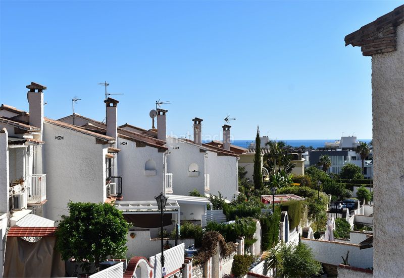 Foto af0c7dde-00f8-4071-93ac-0d6ebea0af52. Casa adossada amb piscina a Caleta de Velez