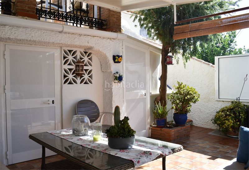 Foto b9b15eab-7003-4b02-ad73-d5f1f6445725. Casa adossada amb piscina a Caleta de Velez