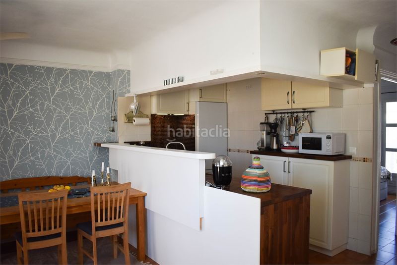 Foto f6639c5c-1b31-44db-a977-8f428a7622b6. Casa adossada amb piscina a Caleta de Velez