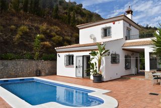 Maison à Arenas. Casa con piscina, vistas estupendas