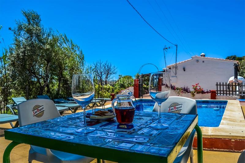 Foto 9829ae1c-2390-4d14-9b57-fdfdb23ab464. Casa  rustica con piscina en linda ! en Sedella