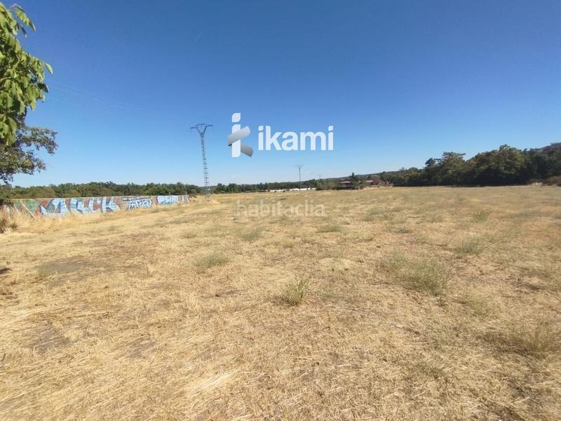 Foto d5e9c68a-9fcc-4221-9151-f80d6163e581. Finca rústica a Miraflores de la Sierra