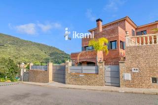 Chalet à Sant Cebrià de Vallalta. Magnifica casa en la costa brava
