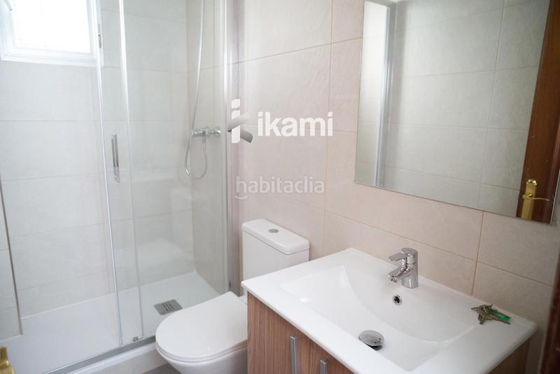 Foto d4bdbc49-bd72-4ca2-8ed2-431545a93e1c. Piso di adiós al alquiler y da la bienvenida a tu nuevo hogar en puente de vallecas! en Madrid