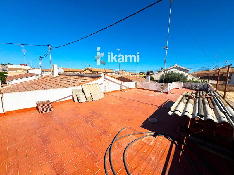 Foto 7b726d7c-6e8e-4699-a22f-da4412b4e497. Casa te presentamos un espectacular inmueble que combina comodidad, espacio y una ubicación inmejorable. en San Javier