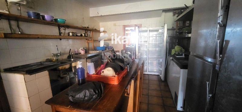 Foto c8bc884e-a719-4d9f-82f2-5131e1b58970. Edificio in Peguerinos