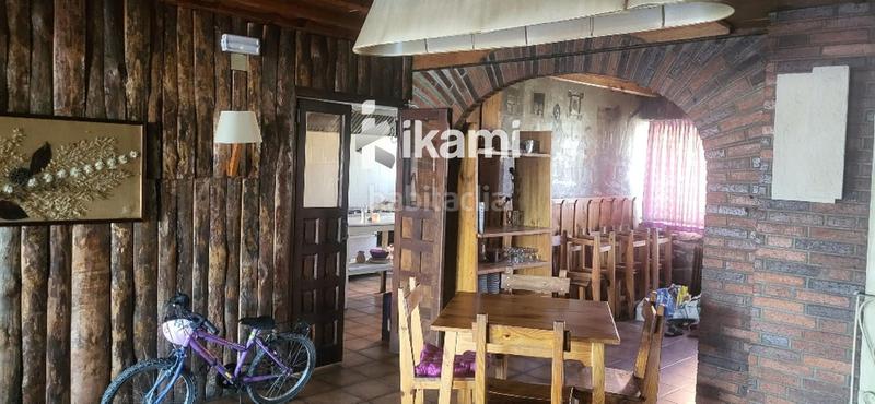 Foto c692d4e8-263c-41d8-ae6f-96bab0b52748. Edificio hostal restaurante sierra mar en Peguerinos