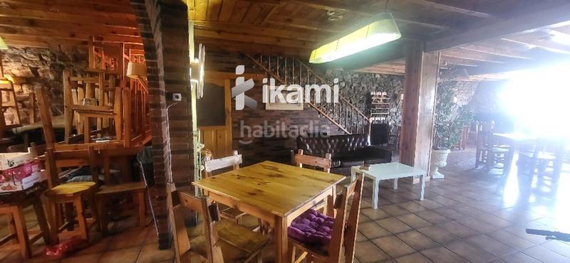 Foto d327c85d-109a-42c2-9247-8a61008325e0. Edificio hostal restaurante sierra mar en Peguerinos