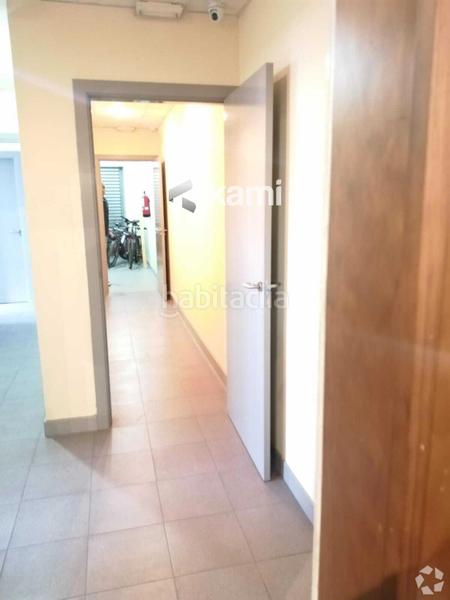 Foto 17184a24-a290-42d7-8124-4f0f5a4419e4. Nave industrial nave 2406 exposicion, oficinas y taller con almacen motos en mostoles en Móstoles