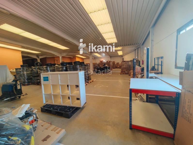 Foto 2761d8f0-f039-4323-9053-28159286b13b. Nave industrial nave 2406 exposicion, oficinas y taller con almacen motos en mostoles en Móstoles