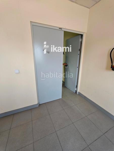 Foto 42bc6f62-4eea-45ed-bd1f-b575901f9b4f. Nave industrial nave 2406 exposicion, oficinas y taller con almacen motos en mostoles en Móstoles