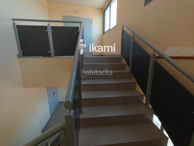 Foto 46a5bd54-f0e2-465d-a12f-e22f17353407. Nave industrial nave 2406 exposicion, oficinas y taller con almacen motos en mostoles en Móstoles