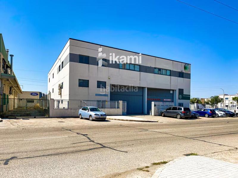 Foto 5f9d06b4-0a37-4b47-b7d9-7c5e9b44c778. Nave industrial nave 2406 exposicion, oficinas y taller con almacen motos en mostoles en Móstoles