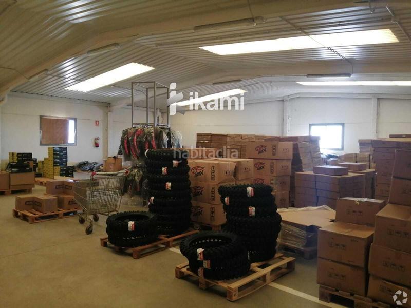 Foto 5ffa0806-add9-4fd0-abdb-aa3a452ebb16. Nave industrial nave 2406 exposicion, oficinas y taller con almacen motos en mostoles en Móstoles
