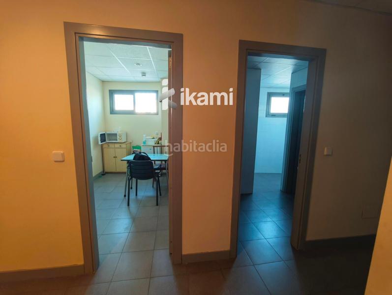 Foto 6b2a4c9e-9459-4f27-ad76-2541f46f8b26. Nave industrial nave 2406 exposicion, oficinas y taller con almacen motos en mostoles en Móstoles