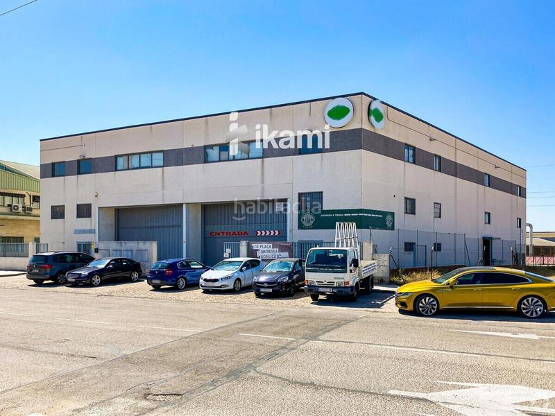 Foto bb16e316-d149-457d-ae45-2c072539c76c. Nave industrial nave 2406 exposicion, oficinas y taller con almacen motos en mostoles en Móstoles
