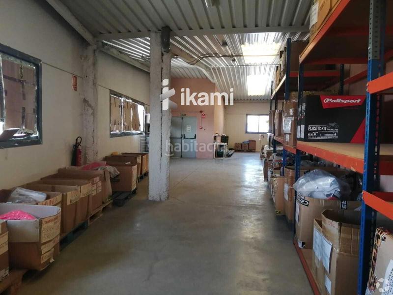 Foto c16d89a2-c3f1-472d-b917-53645fb88439. Nave industrial nave 2406 exposicion, oficinas y taller con almacen motos en mostoles en Móstoles