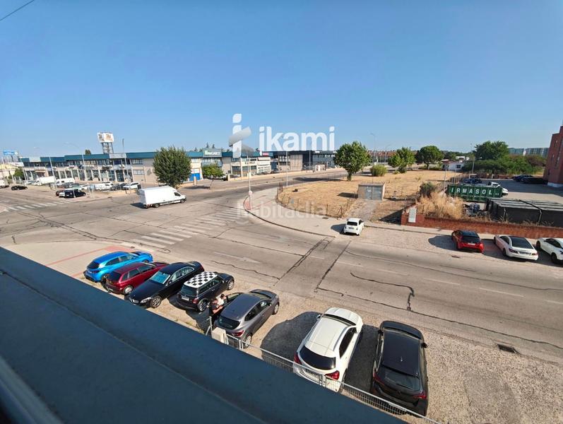 Foto cdebd55c-981e-4258-854c-e75c066d6f4b. Nave industrial nave 2406 exposicion, oficinas y taller con almacen motos en mostoles en Móstoles