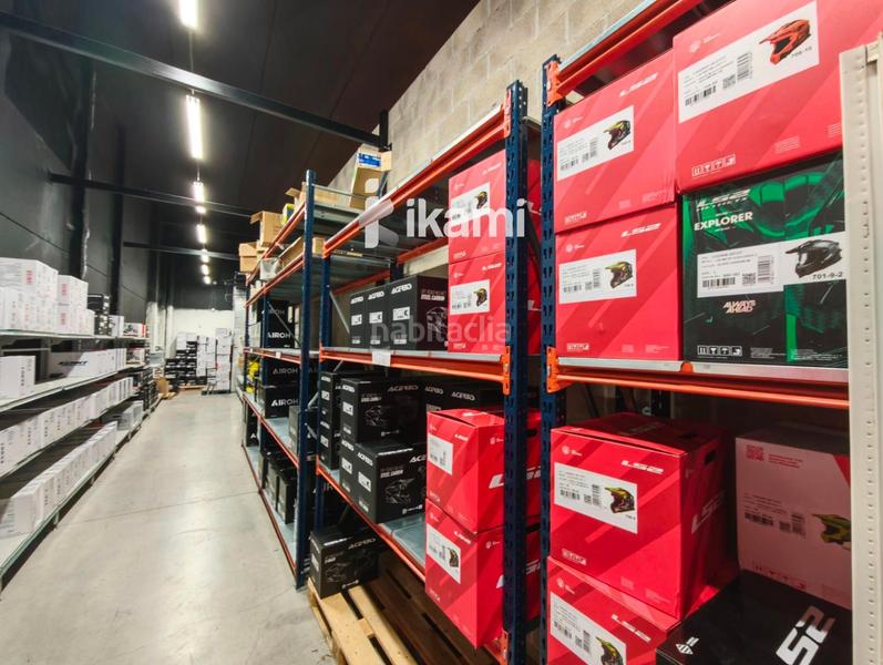 Foto d6f2f2b1-f7dd-4ad5-8510-ad6cfe06b560. Nave industrial nave 2406 exposicion, oficinas y taller con almacen motos en mostoles en Móstoles