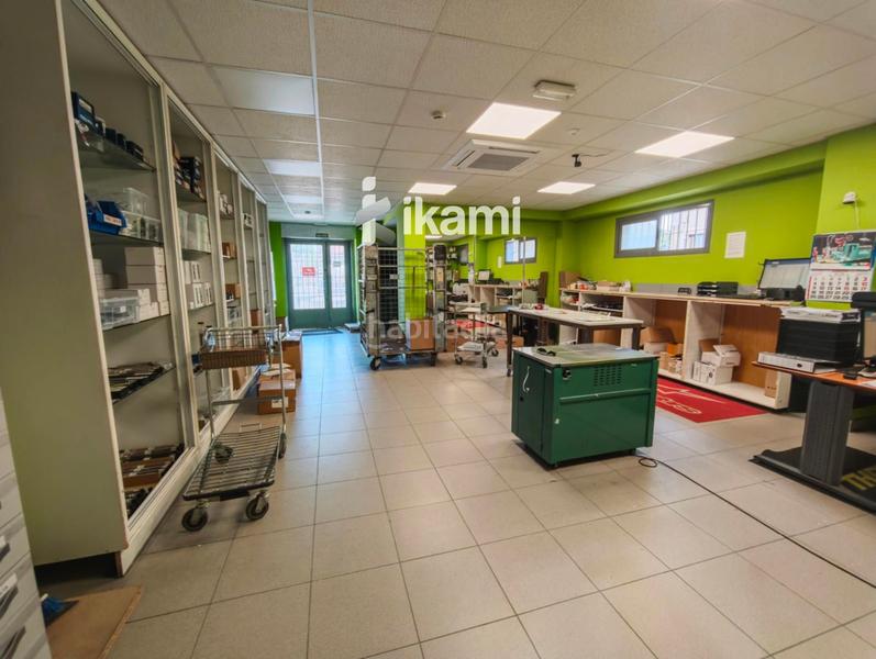 Foto df107844-b37f-449a-9ced-d7e4502fd162. Nave industrial nave 2406 exposicion, oficinas y taller con almacen motos en mostoles en Móstoles