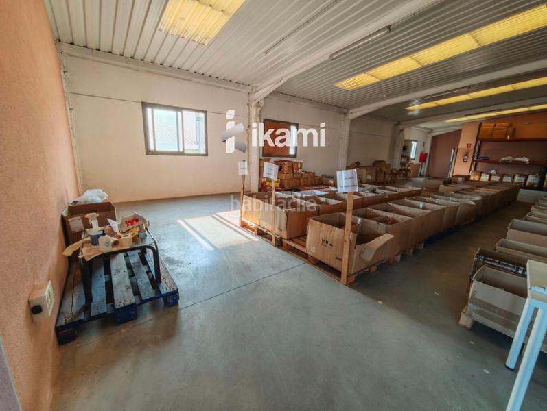 Foto dfeee5ae-24c2-4bb4-8b3e-82a625f830af. Nave industrial nave 2406 exposicion, oficinas y taller con almacen motos en mostoles en Móstoles