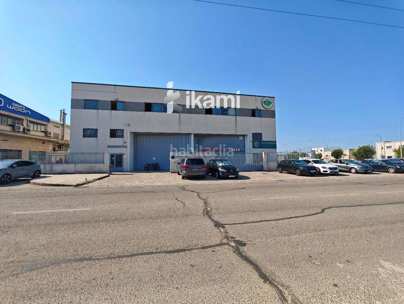 Foto f5db69fe-1af4-4487-87ce-b240f02592c2. Nave industrial nave 2406 exposicion, oficinas y taller con almacen motos en mostoles en Móstoles