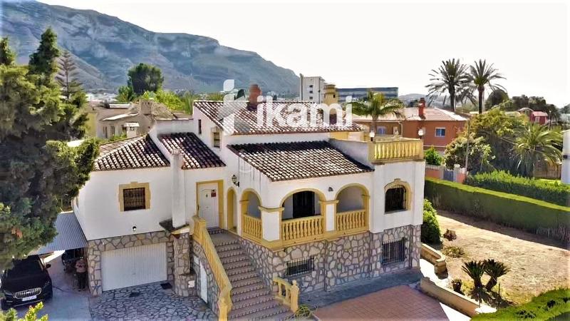 Foto dcb8ec79-610b-40f4-9812-182618d88e74. Xalet amb calefacció aparcament piscina a El Montgó Dénia