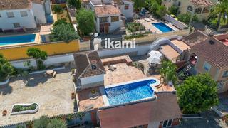Casa  Bresquiller. Casa estilo mediterráneo con encanto y piscina en denia