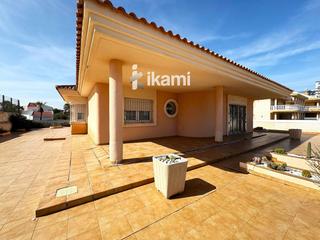 Chalet  Poligono y - manga. Chalet exclusivo a 30 metros del mar mediterráneo en la manga de