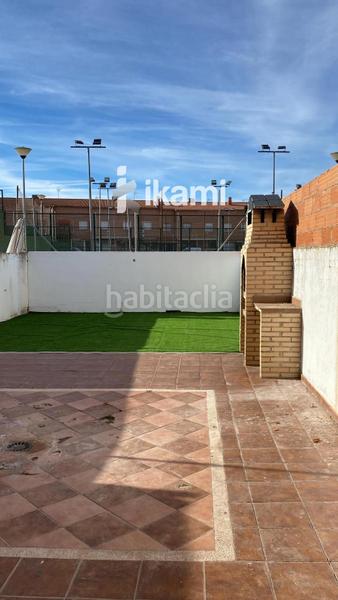 Foto e2dfaca8-9565-45f8-992e-5be90bb10675. Casa a schiera in Chozas de Canales
