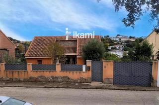 Chalet à Casar (El). Encantador chalet con vistas y gran jardín en el casar