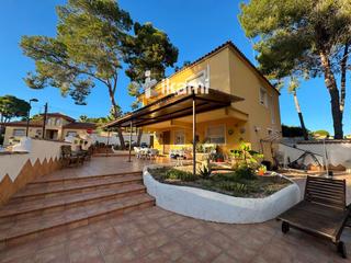 Chalet  Naranjo. Chalet en pinar de campoverde con vistas al mar, cerca de campos