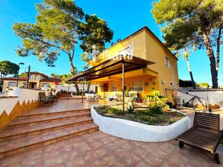 Xalet  Naranjo. Chalet en pinar de campoverde con vistas al mar, cerca de campos