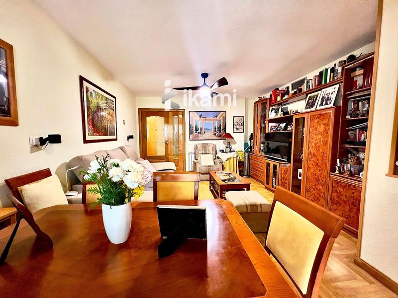 Foto 7e2b0bcb-8db3-4658-bc49-f9eb88f04800. Etagenwohnung mit heizung in Canillas Madrid