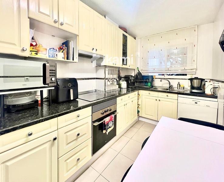 Foto f9bd31d9-55b8-4104-871a-33798118a627. Etagenwohnung mit heizung in Canillas Madrid