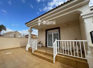 Casa  Cartagena. Vivienda en planta baja con potencial urbanístico en san javier